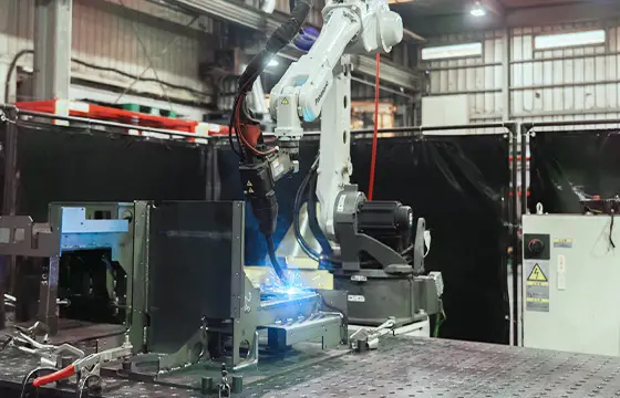 作業工程04 溶接加工 機械による溶接